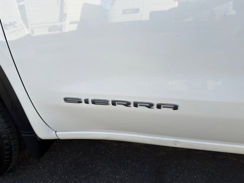 Used 2024 GMC Sierra 1500 SLT image 43