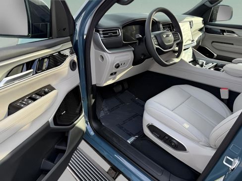 New 2026 Jeep Grand Wagoneer Limited AWD/4WD image 18