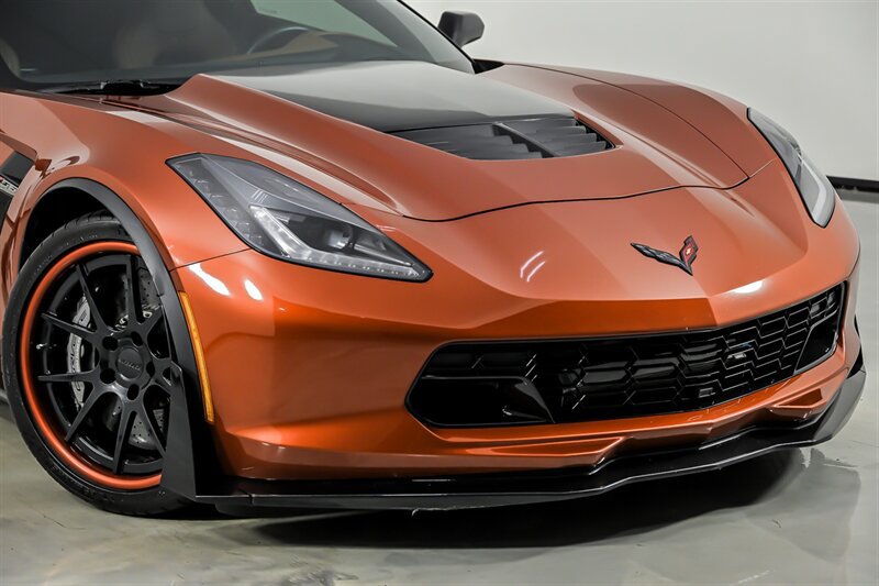 Used 2015 Chevrolet Corvette Z06 w/ 3LZ Preferred Equipment Group RWD image 2