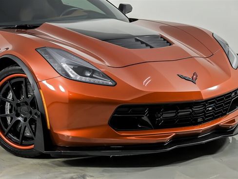 Used 2015 Chevrolet Corvette Z06 w/ 3LZ Preferred Equipment Group RWD image 2