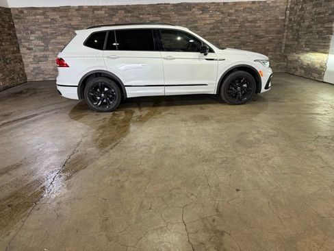 Used 2024 Volkswagen Tiguan SE R-Line image 10
