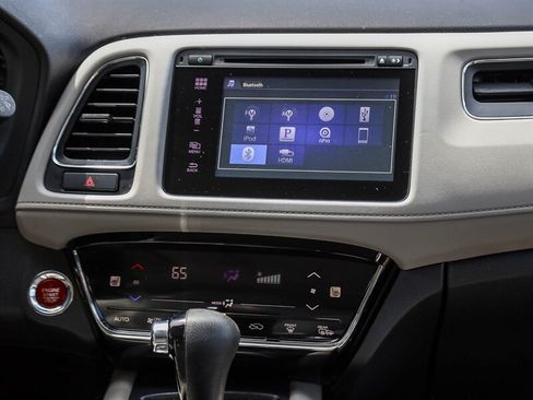 Used 2017 Honda HR-V EX image 19