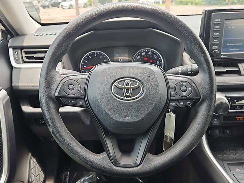 Used 2022 Toyota RAV4 LE AWD/4WD image 11