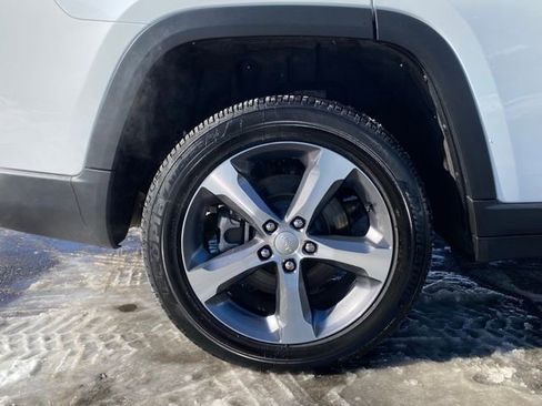 Certified 2024 Jeep Grand Cherokee L Limited w/ Luxury Tech Group II image 21