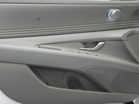 Certified 2025 Hyundai Elantra Sport FWD image 23