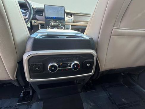 Used 2024 Ford Expedition Limited AWD/4WD image 24