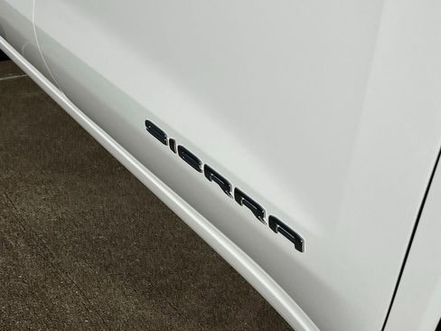 Used 2024 GMC Sierra 1500 SLT image 10