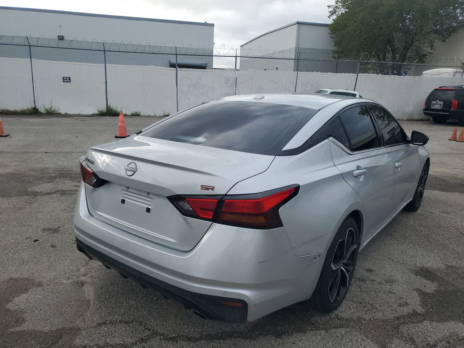 Used 2024 Nissan Altima 2.5 SR FWD image 6