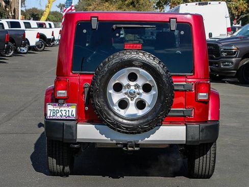 Used 2013 Jeep Wrangler Unlimited Sahara image 3