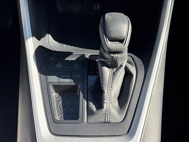 Used 2025 Toyota RAV4 XLE w/ Convenience Package FWD image 17