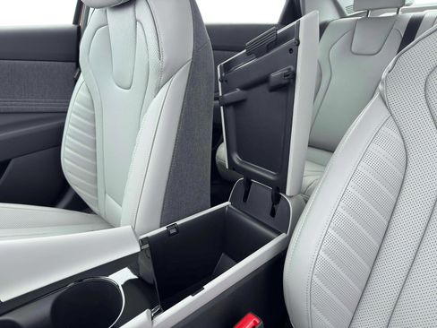 New 2026 Hyundai Elantra Limited image 18