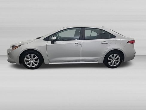 Used 2025 Toyota Corolla LE FWD image 9