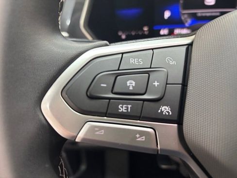 Certified 2022 Volkswagen Tiguan SE w/ Panoramic Sunroof Package image 22