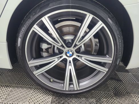 Used 2019 BMW 330i Sedan w/ M Sport Package RWD image 17
