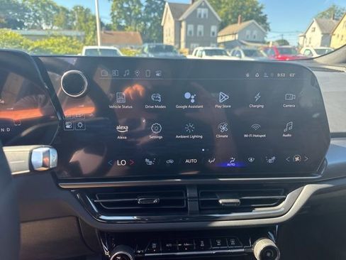 New 2025 Chevrolet Equinox EV RS image 13