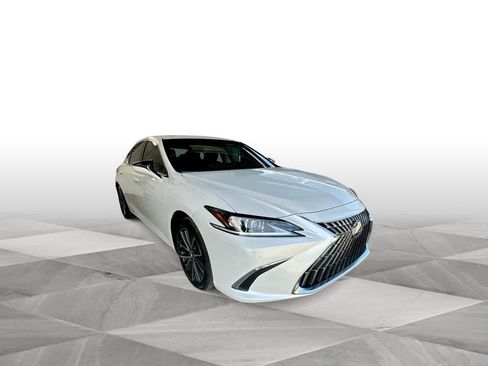 Used 2025 Lexus ES 350 w/ Premium Package FWD image 2