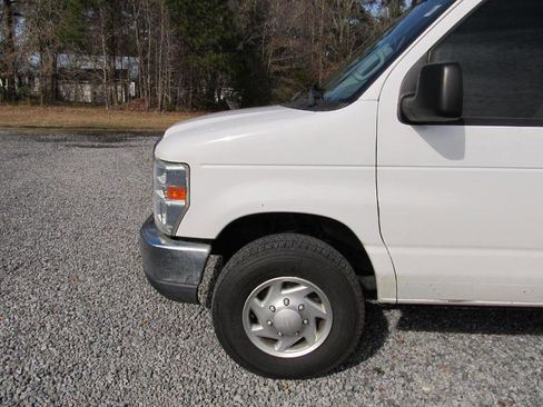 Used 2014 Ford E-250 and Econoline 250 w/ Power Group image 10