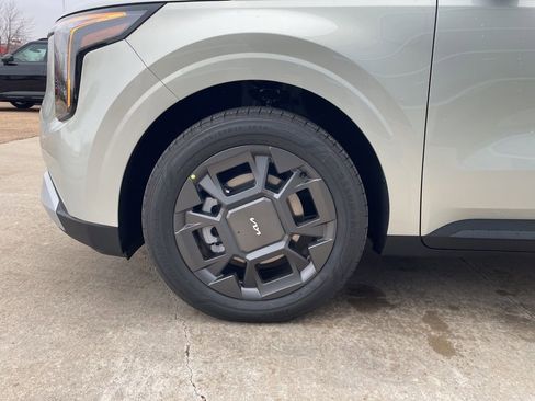 New 2026 Kia Carnival EX image 16