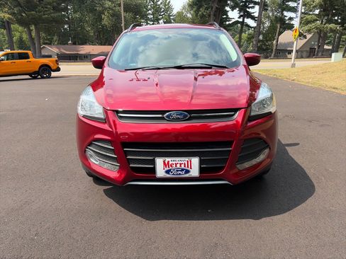 Used 2016 Ford Escape SE w/ Equipment Group 201A AWD/4WD image 2
