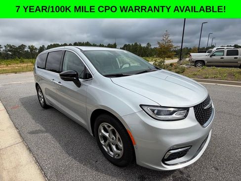 Used 2024 Chrysler Pacifica Limited FWD image 12