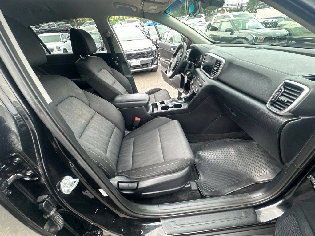 Used 2022 Kia Sportage LX AWD/4WD image 33