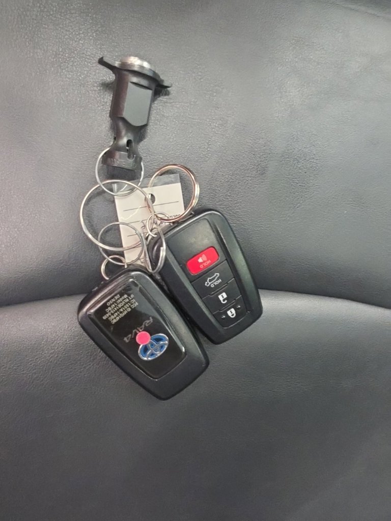 Used 2021 Toyota RAV4 XLE Premium AWD/4WD image 35