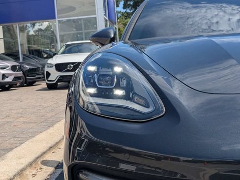 Used 2022 Porsche Panamera RWD image 10