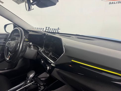 Used 2025 Chevrolet Trax ACTIV w/ Sunroof Package FWD image 34