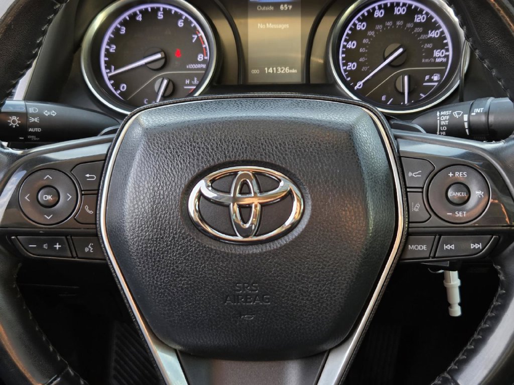 Used 2018 Toyota Camry SE w/ Moonroof Package FWD image 25