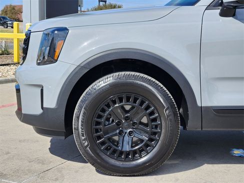 Certified 2025 Kia Telluride SX Prestige X-Line image 8