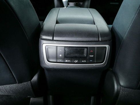 Used 2015 Toyota Highlander Plus FWD image 17