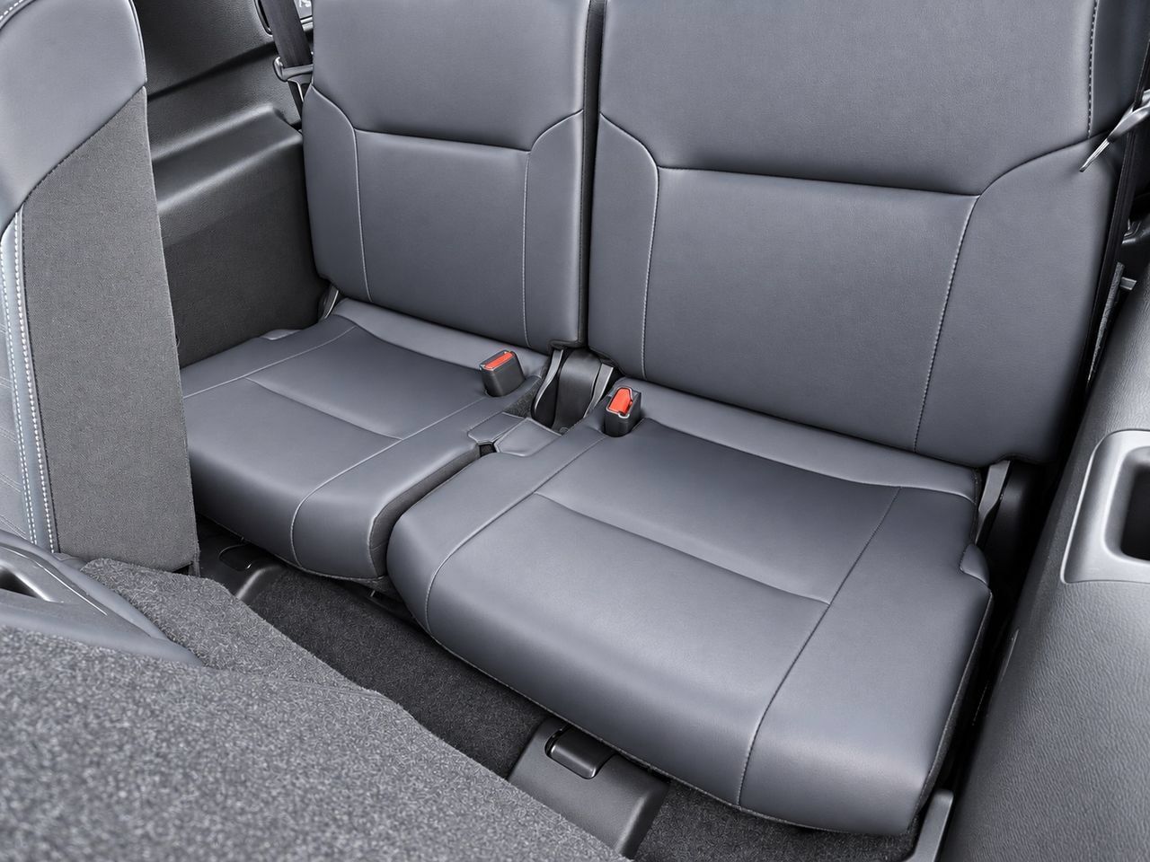 Used 2025 Mitsubishi Outlander SE AWD/4WD image 39