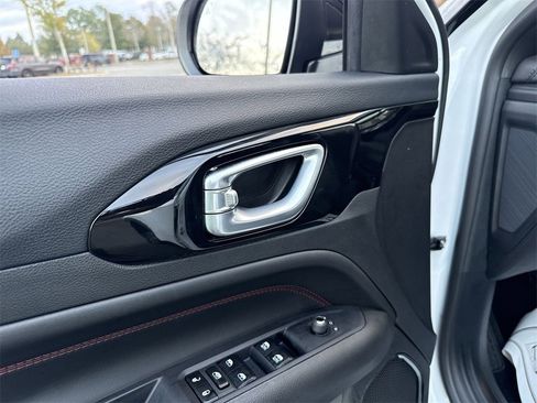 New 2026 Jeep Compass Trailhawk w/ Sun, Sound & Navigation Group image 13