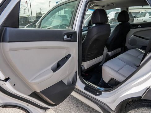 Used 2017 Hyundai Tucson SE FWD image 18