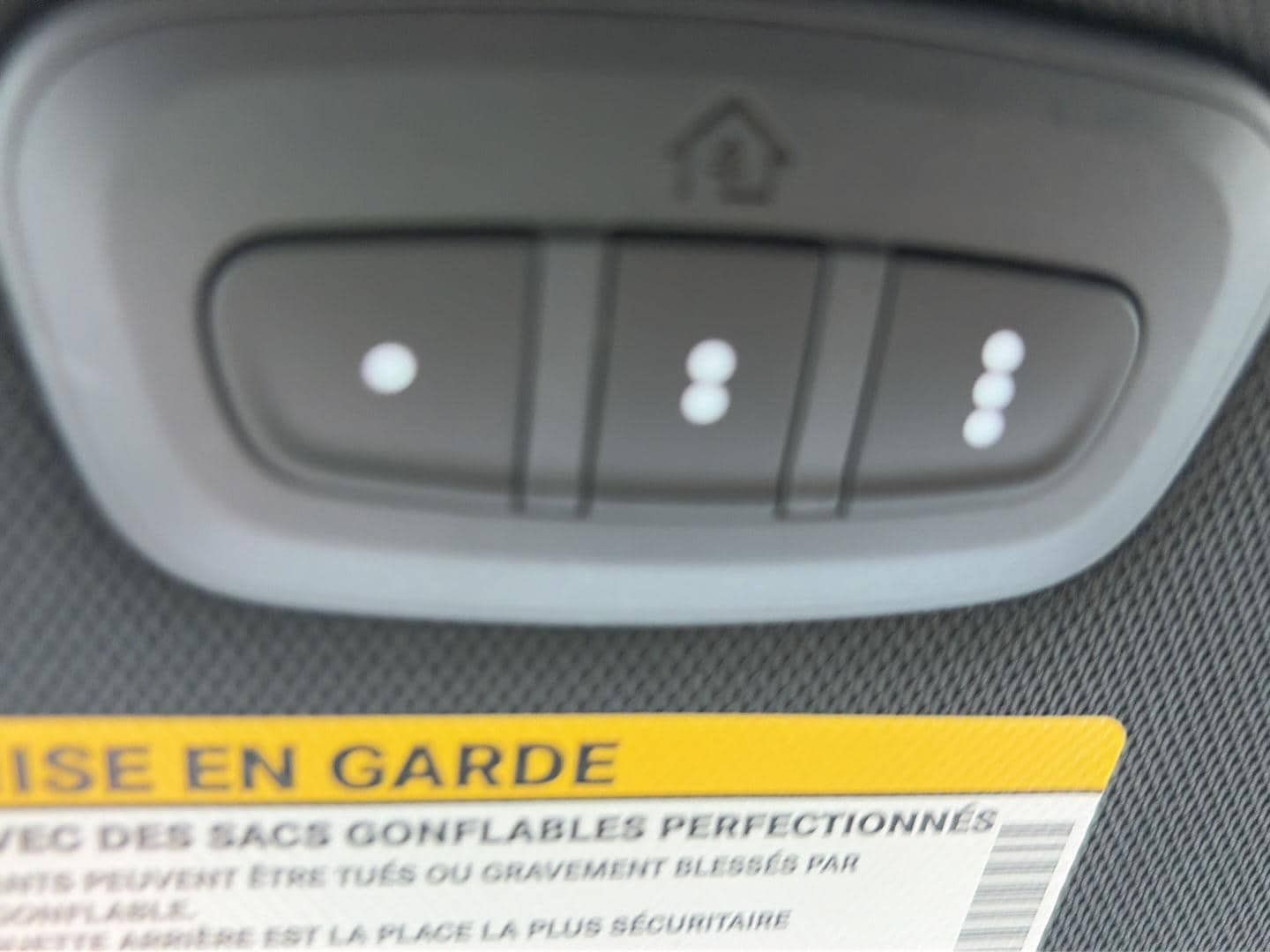 New 2027 Chrysler Pacifica Select AWD/4WD image 32