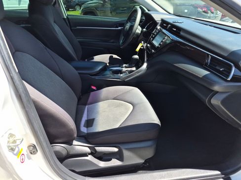Used 2019 Toyota Camry LE FWD image 30