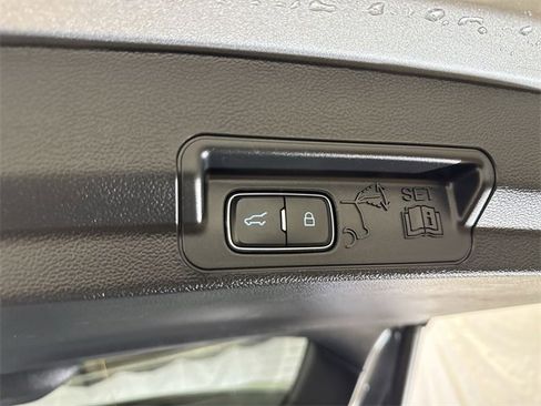 Used 2023 Ford Explorer XLT w/ Equipment Group 202A image 27