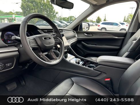Used 2023 Jeep Grand Cherokee L Limited w/ Trailer Tow Group (B) AWD/4WD image 11