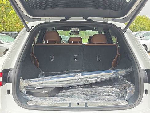 New 2026 Genesis GV70 2.5T Advanced image 12