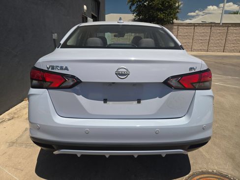 Used 2023 Nissan Versa SV w/ Trunk Package FWD image 4