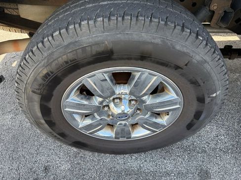 Used 2010 Ford F150 XLT image 17