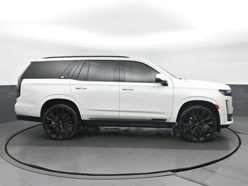 Used 2021 Cadillac Escalade Sport Platinum w/ Heavy-Duty Trailer Package AWD/4WD image 2