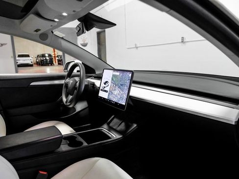 Used 2021 Tesla Model 3 Standard Range Plus image 16