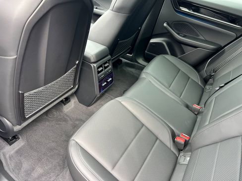 Certified 2025 Porsche Macan Electric image 14