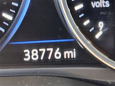 Used 2024 Buick Enclave Premium image 28