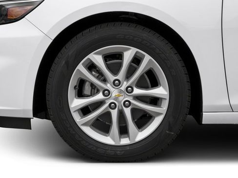 Used 2017 Chevrolet Malibu LT FWD image 14