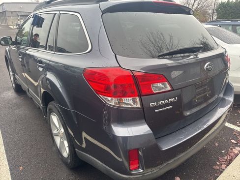 Used 2014 Subaru Outback 2.5i Premium image 2
