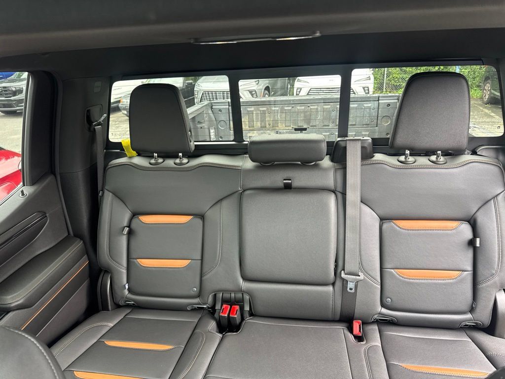 Certified 2024 GMC Sierra 1500 AT4 w/ Technology Package AWD/4WD image 20