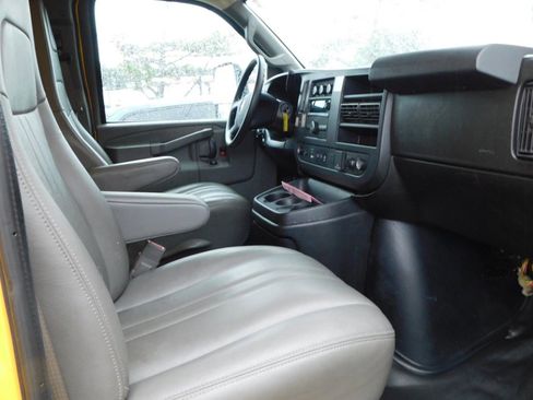 Used 2021 GMC Savana 3500 Extended w/ Power Convenience Package image 27