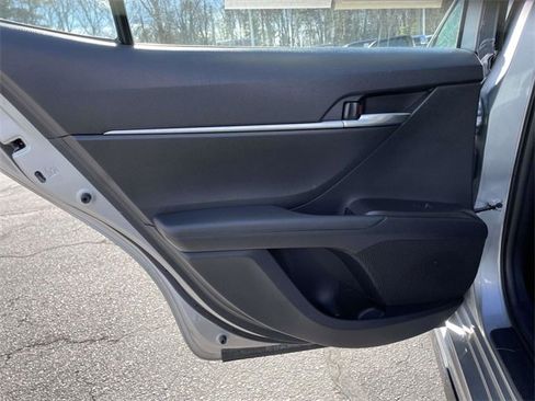 Used 2023 Toyota Camry SE image 15